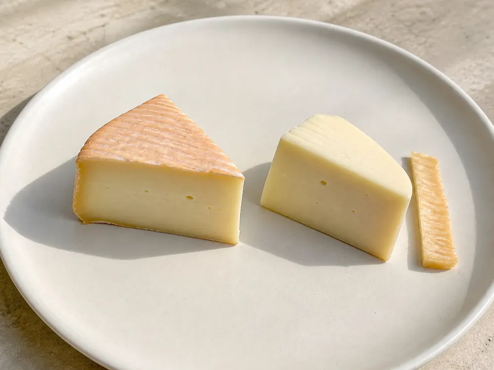 Citeaux-style portions with the washed rind kept and trimmed - Abbaye de Citeaux | KnowTheCheese