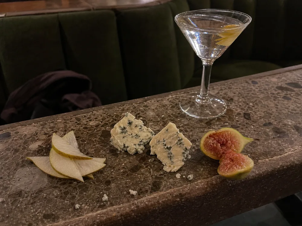 Buttermilk Gorgonzola with pear fig and a gin martini - Buttermilk Gorgonzola | KnowTheCheese