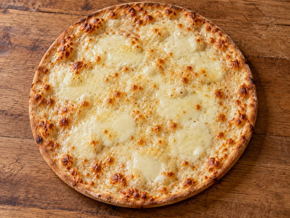 Illustration of a thin-crust pizza topped with melted pale cheese - Cacio de Roma | KnowTheCheese