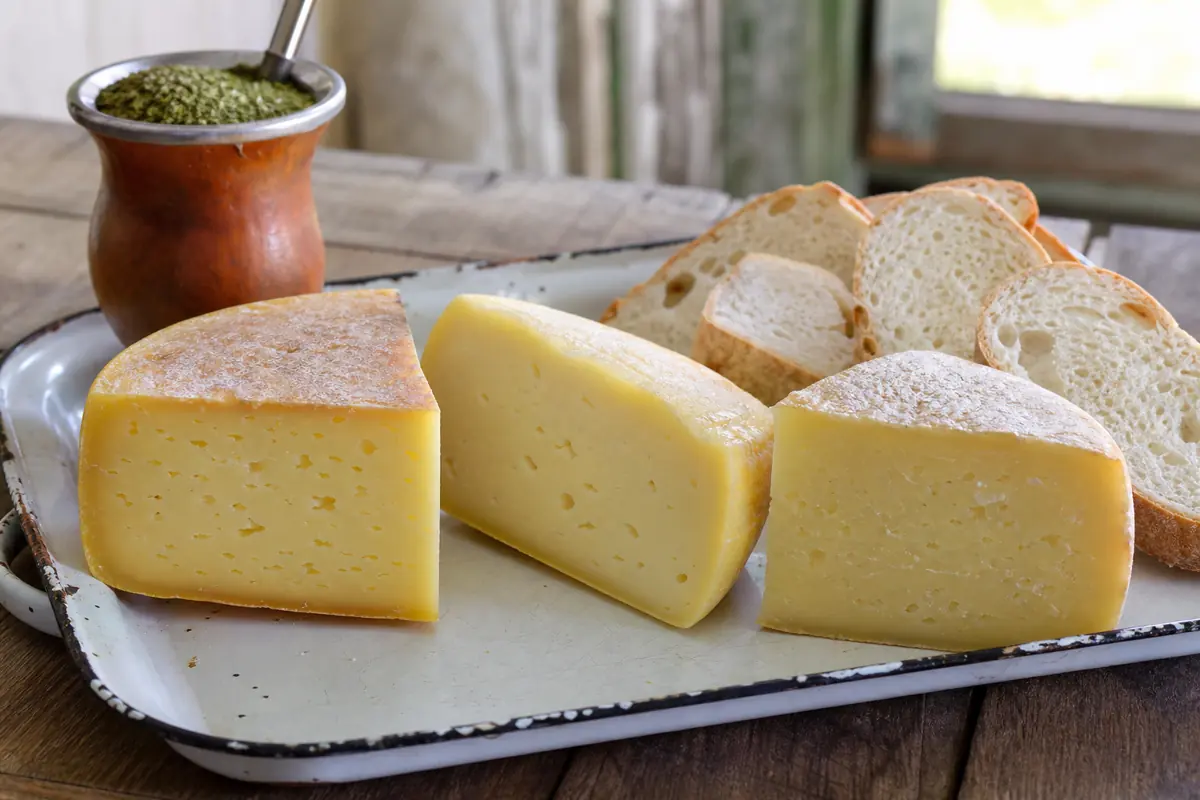 Queijo colonial wedges with bread and chimarrao | KnowTheCheese