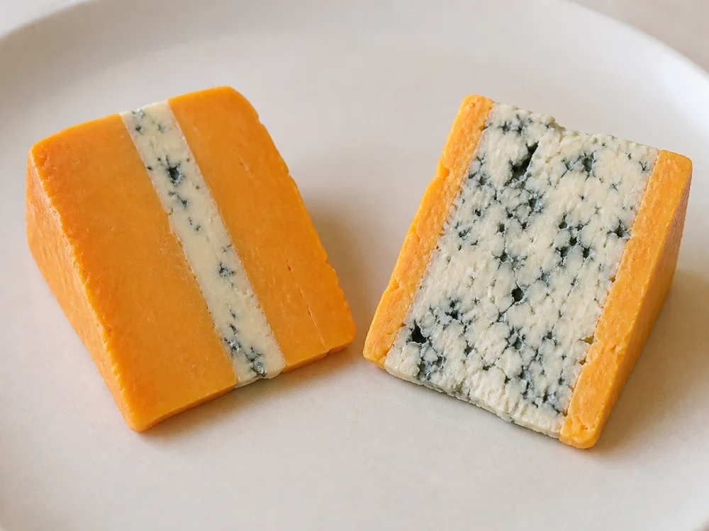 Huntsman slices with different Double Gloucester and Stilton ratios - Huntsman cheese | KnowTheCheese
