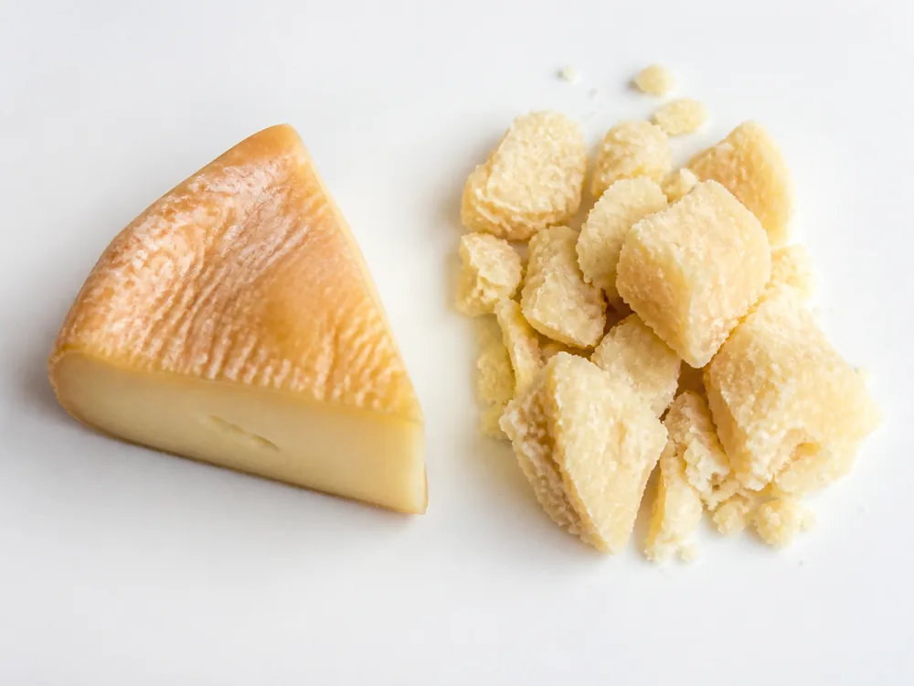 Moist Kernhem wedge illustrating fat measured in cheese dry matter - Kernhem | KnowTheCheese