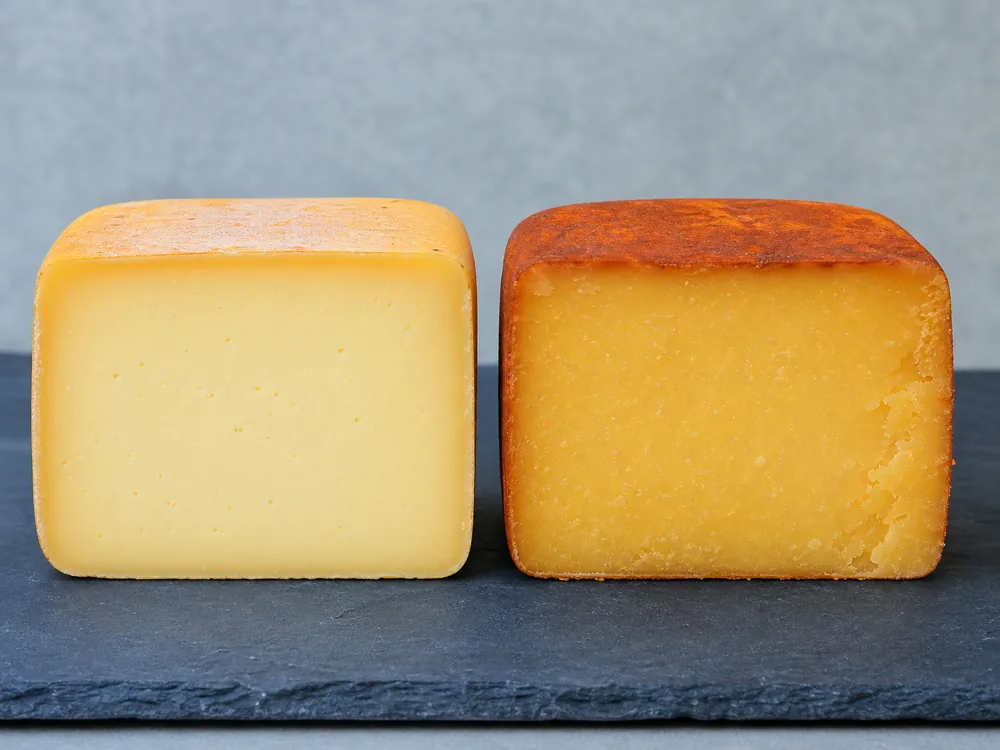 Mahon-Menorca semicurado and curado compared by paste and rind - Mahon | KnowTheCheese