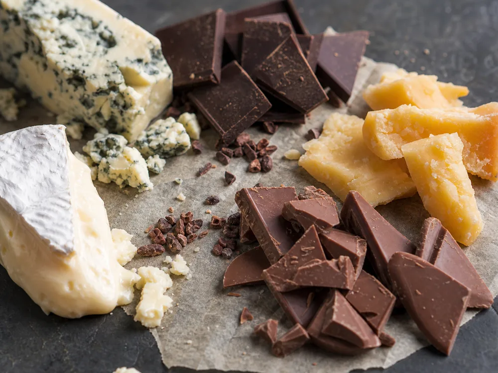 Dark and milk chocolate paired with blue and aged cheeses - chocolate and cheese pairing | KnowTheCheese
