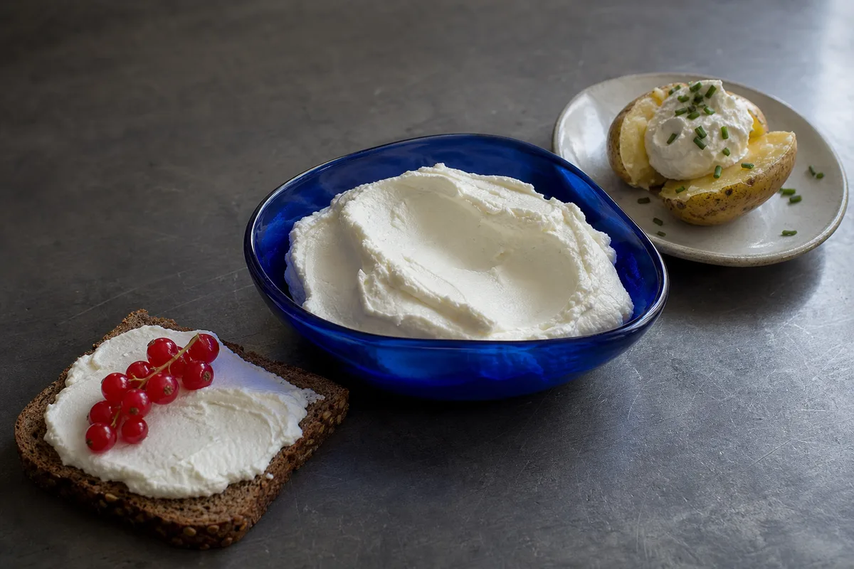 Plain quark with savory potato and sweet rye preparations - Quark cheese | KnowTheCheese