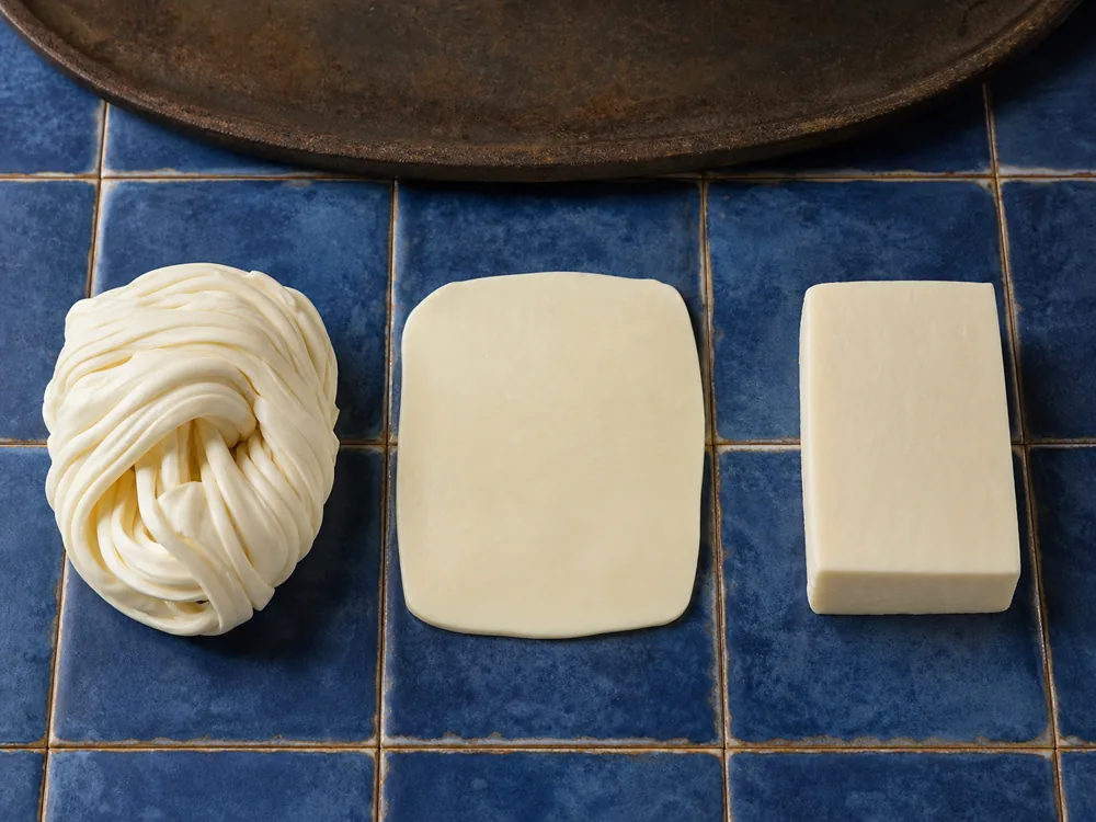 Quesillo, Asadero, and low-moisture Mozzarella forms compared - Quesillo | KnowTheCheese